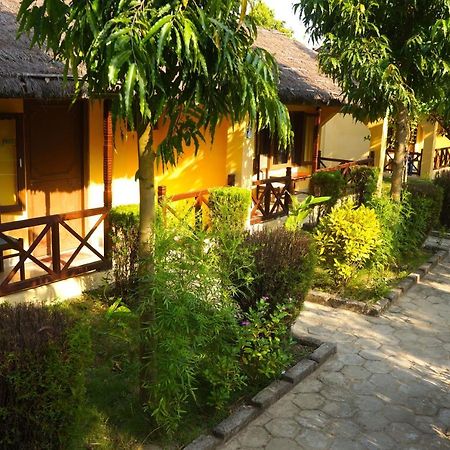 Mr. B'S Place Bardiya Εξωτερικό φωτογραφία